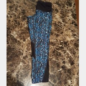 Nike Dri-Fit Running Workout Capri Pants